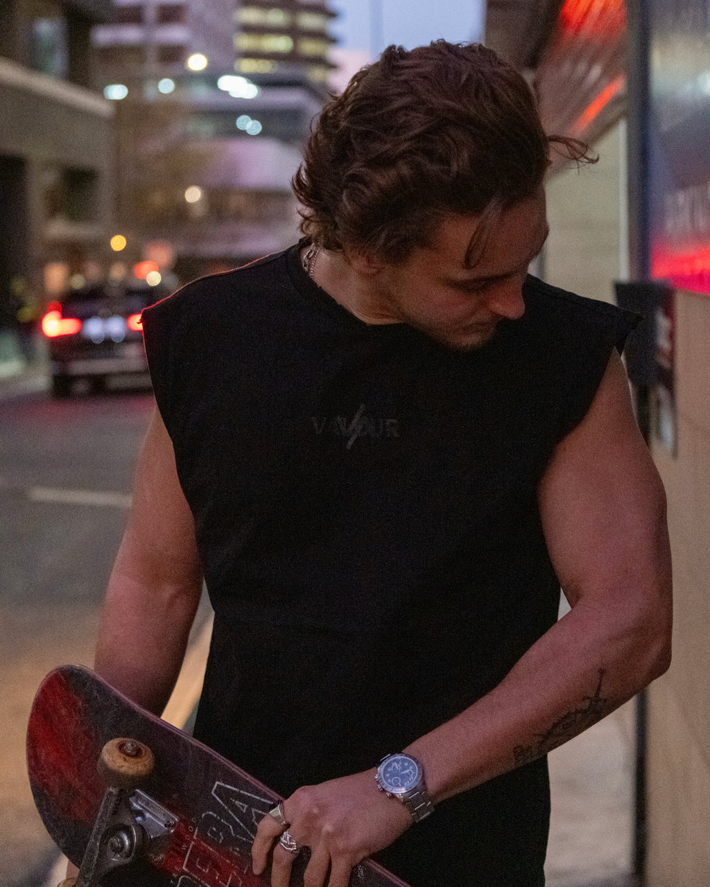 Blackout T (CUT-OFF)